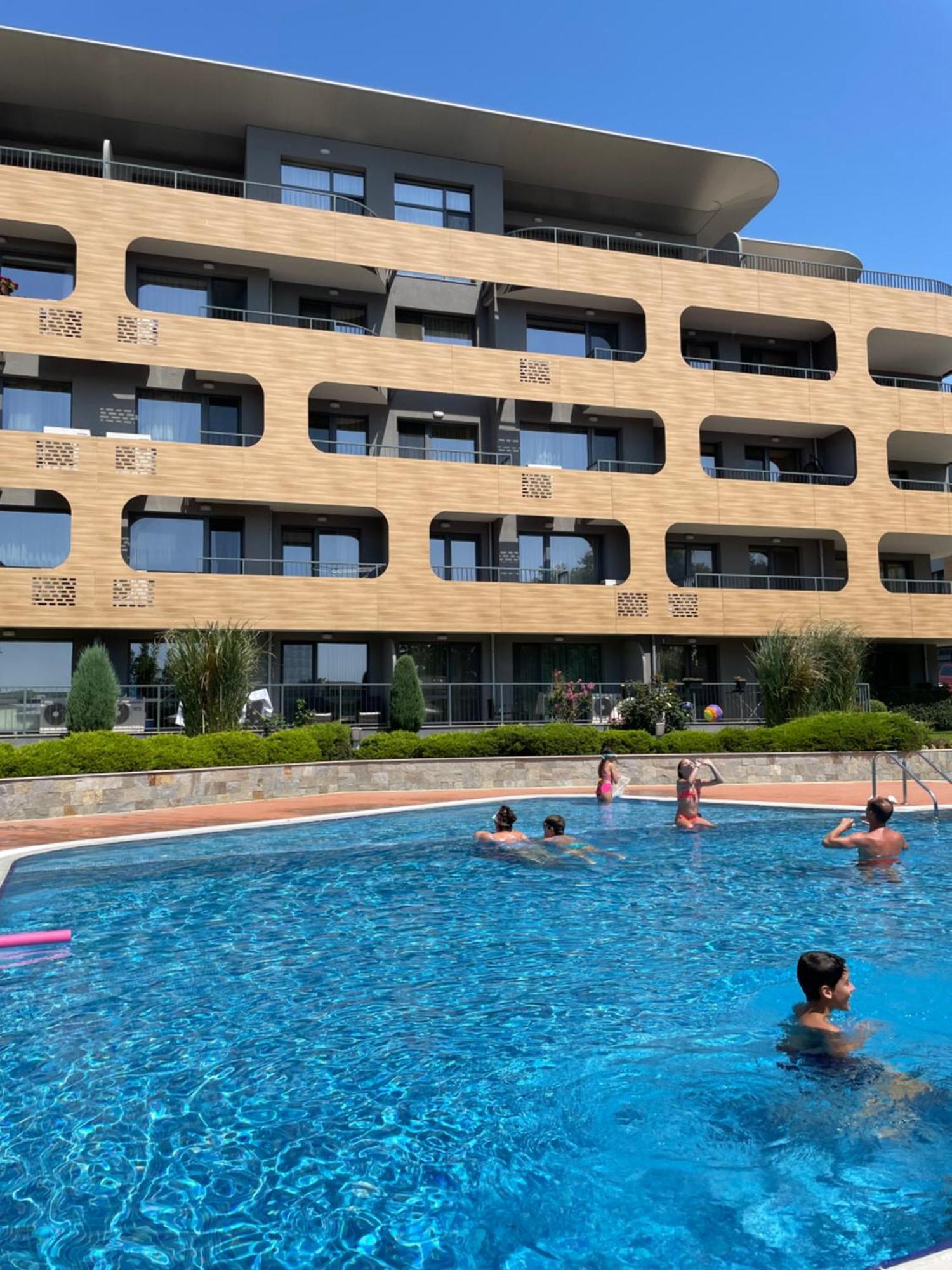Freddo Apartment - Coral Residence Complex With Parking & Pool Varna Extérieur photo